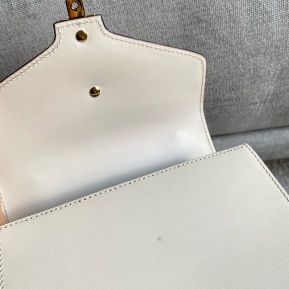 SOLD Gucci Sylvie mini calfskin bag - Picture 6 of 9